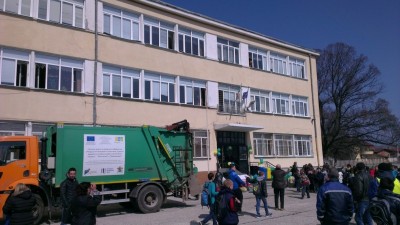 „Чистота-Искър“ ЕООД съвместно с „Екобулпак“ АД организира акции в училища в район Кремиковци за разделно събиране на рециклируеми материали