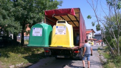 „Чистота – Искър“ ООД и Екобулпак АД организираха разполагане на контейнери тип „Иглу“ в район Овча купел